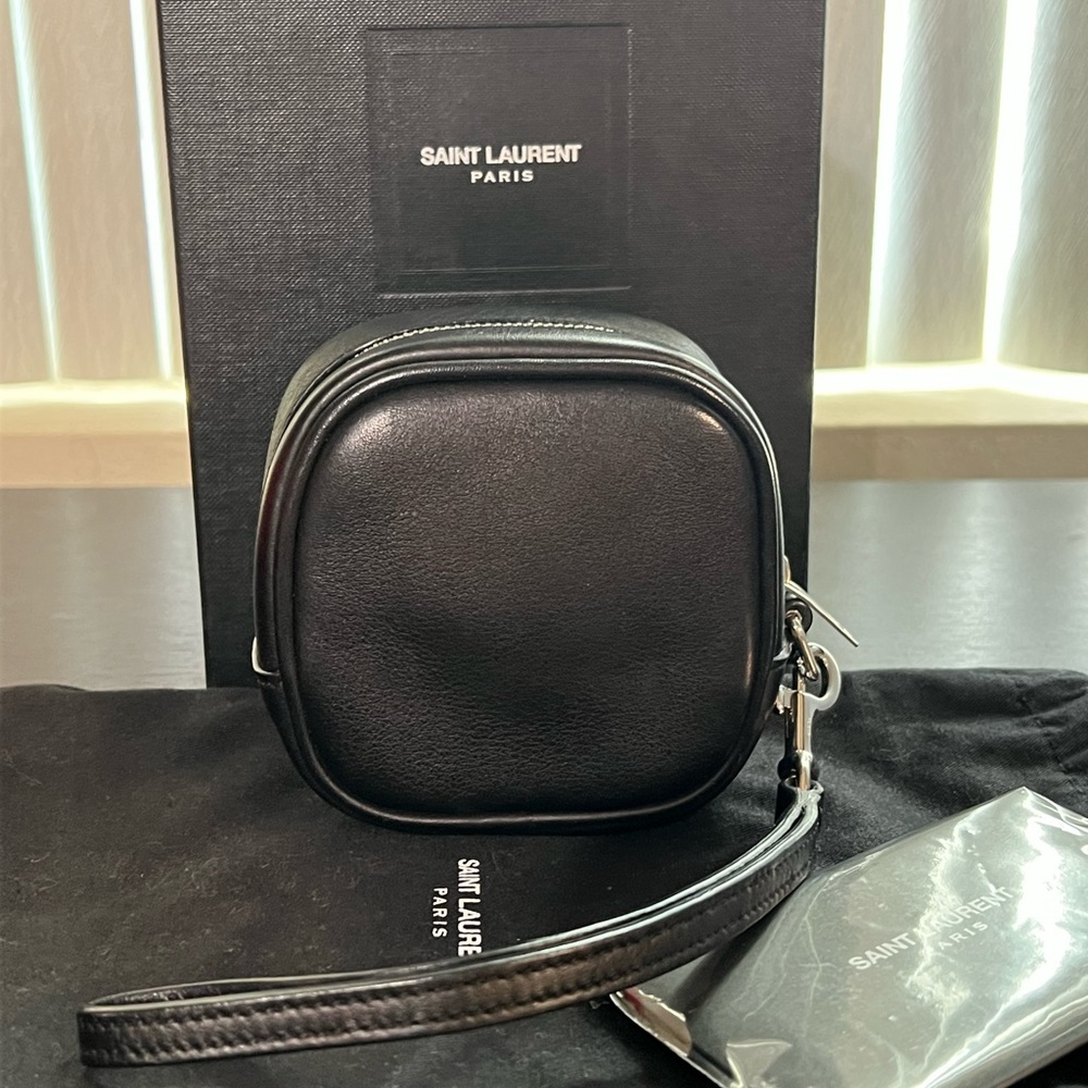 Saint Laurent Paris Monogram Key Purse in black - Picture 2 of 7